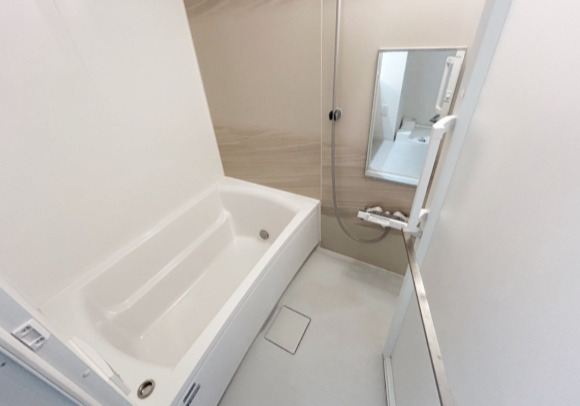 バス・シャワールーム　※別部屋参考写真