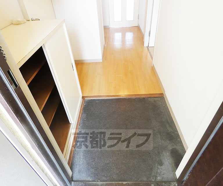 玄関　４０７号室写真です