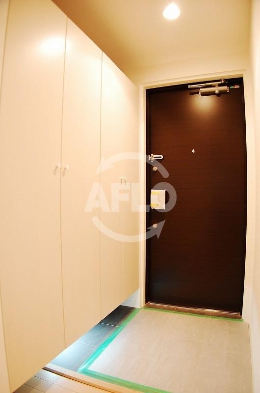 玄関　オリエンタル南堀江　玄関