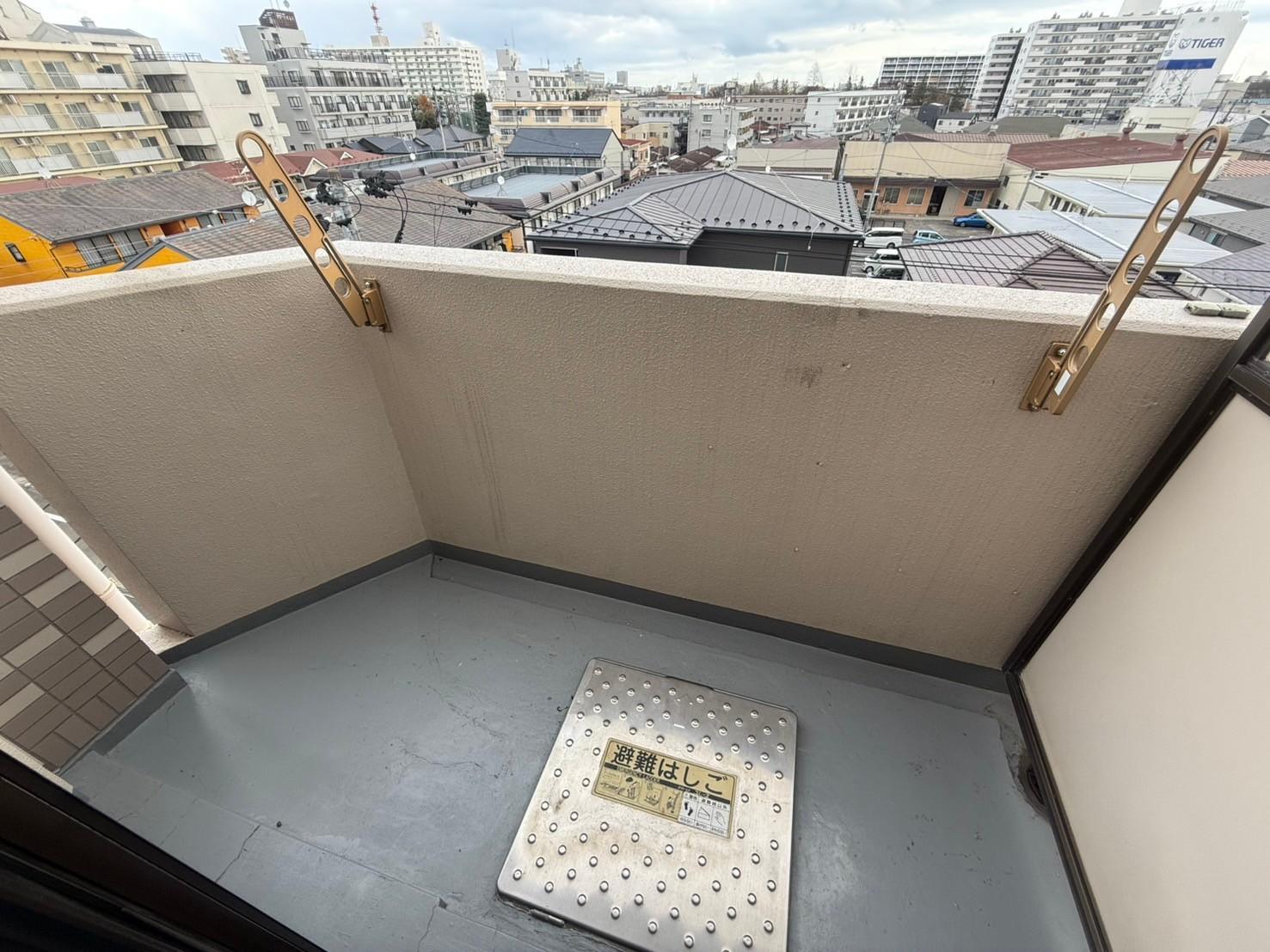 バルコニー　最上階で日当たり良好です