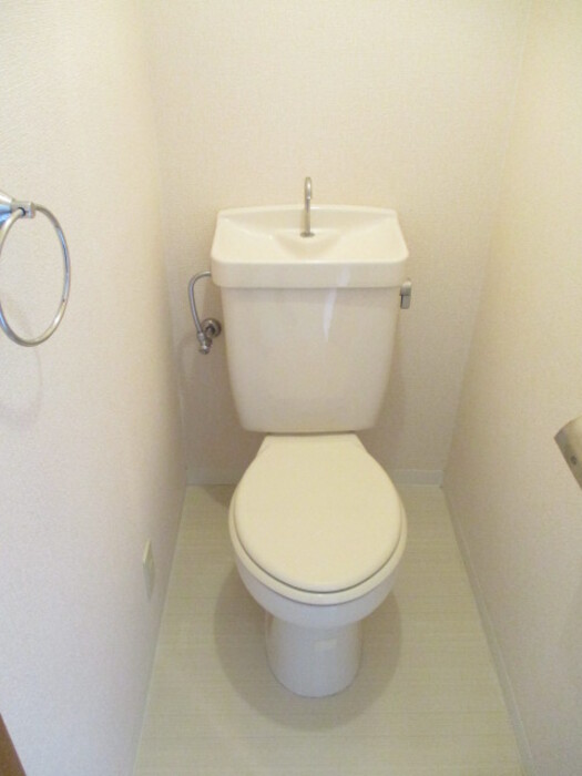 トイレ　落ち着いたトイレです