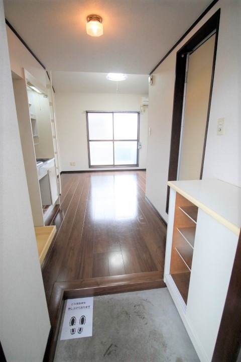 玄関　※他部屋参考写真