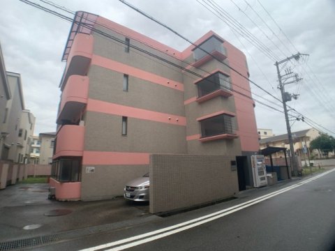 建物外観　敷地内に駐輪場があります♪