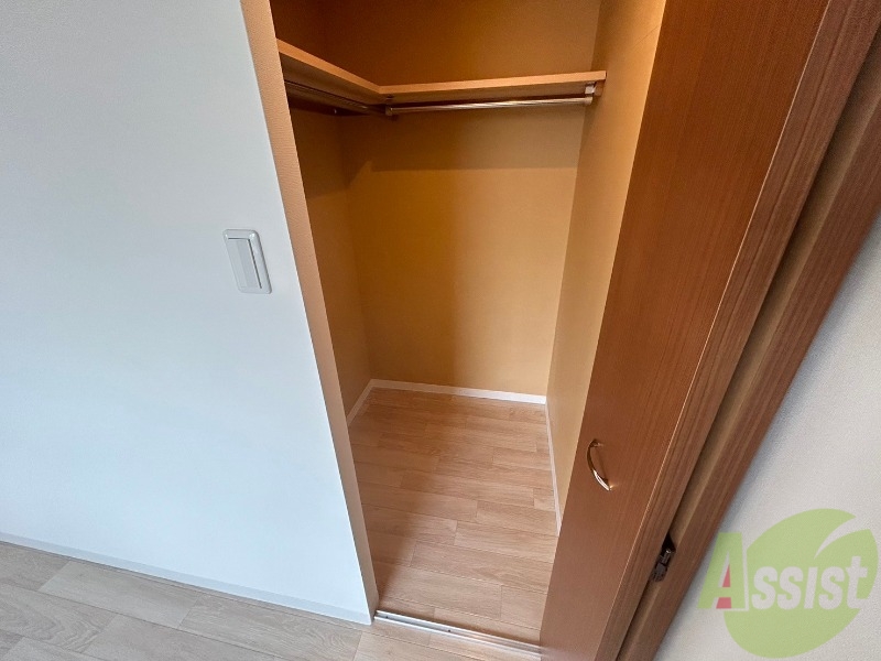 収納　寝室の収納です。部屋がすっきり片付きます。