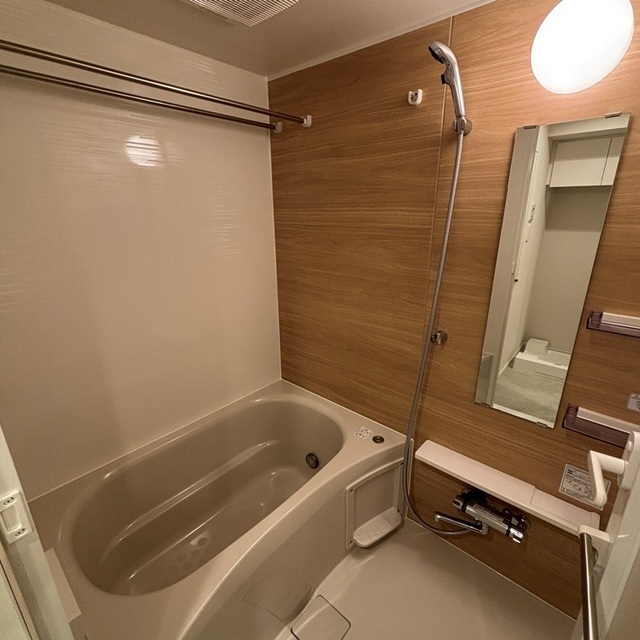 バス・シャワールーム　※写真は同タイプ住戸です。