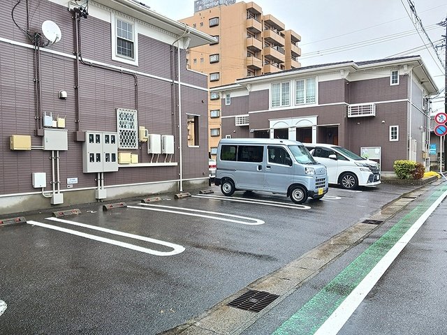 駐車場　駐車場完備です