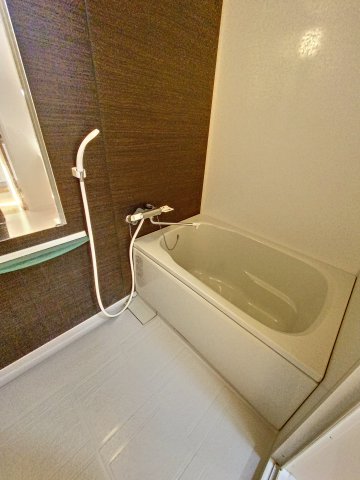 バス・シャワールーム　同物件、他のお部屋の写真です。