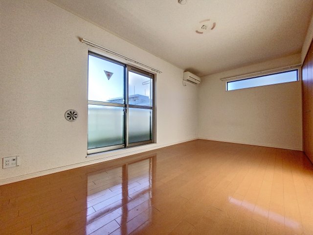 居室・リビング　同物件、他のお部屋の写真です。