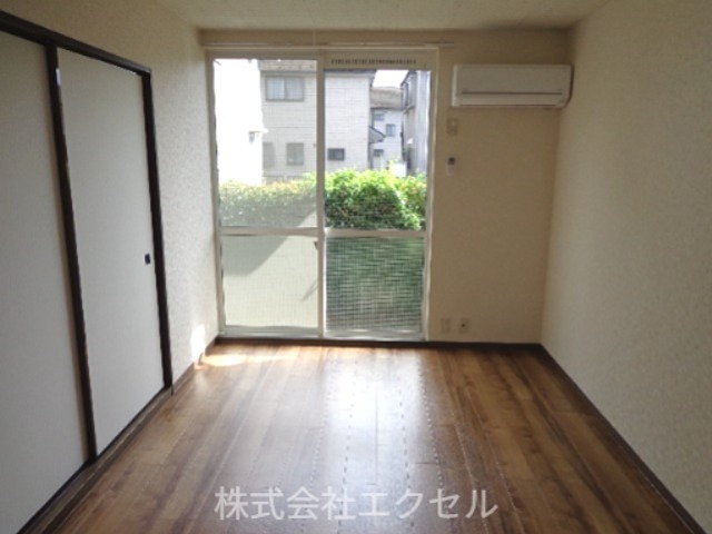 居室・リビング　綺麗なフローリングのお部屋です。