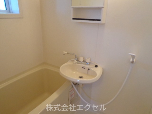 バス・シャワールーム　快適にお使いいただける浴室です。