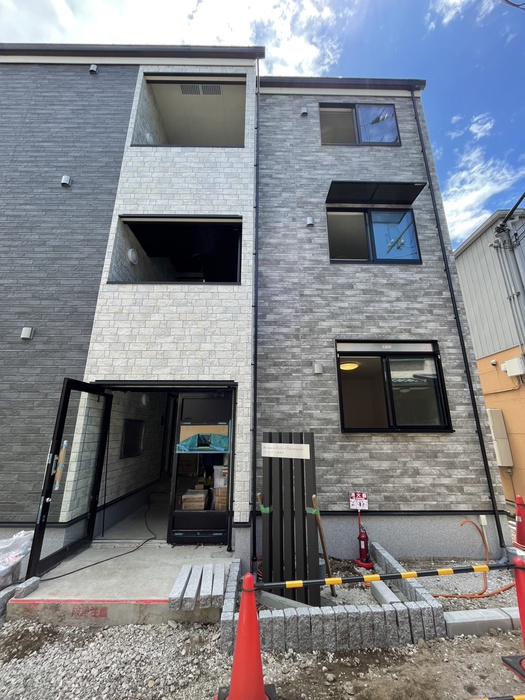 建物外観　建築中