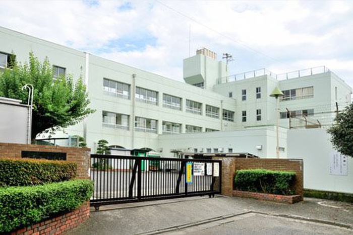 中学校　小金井市立南中学校（中学校）まで600m