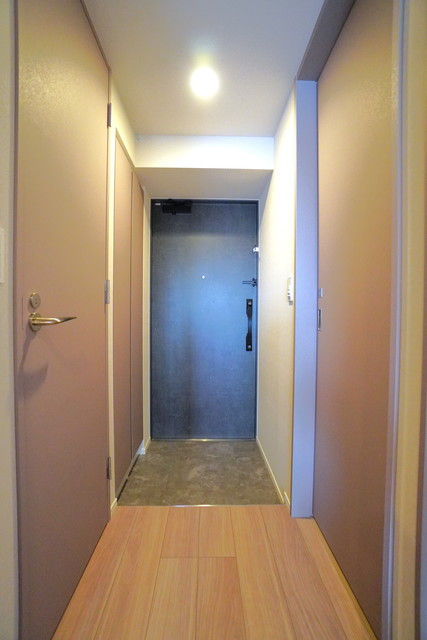 玄関　※写真は同タイプ住戸です。