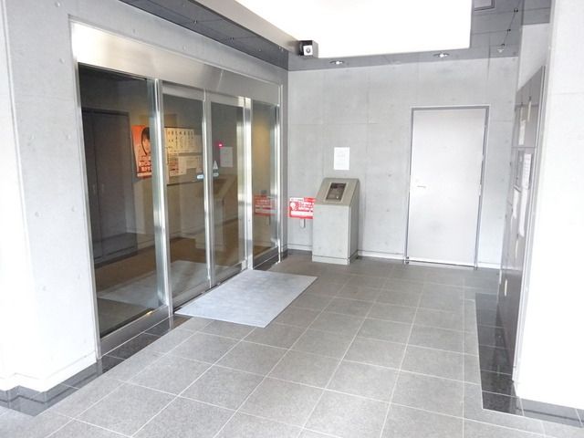 エントランス　★オートロック付きのエントランス★