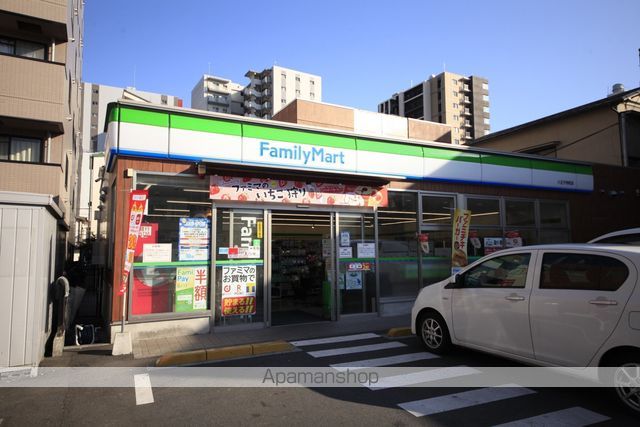 コンビニ　ファミリーマート（コンビニ）まで287m