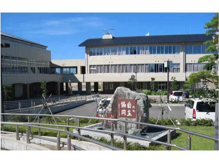 小学校　高松小学校（小学校）まで1478m