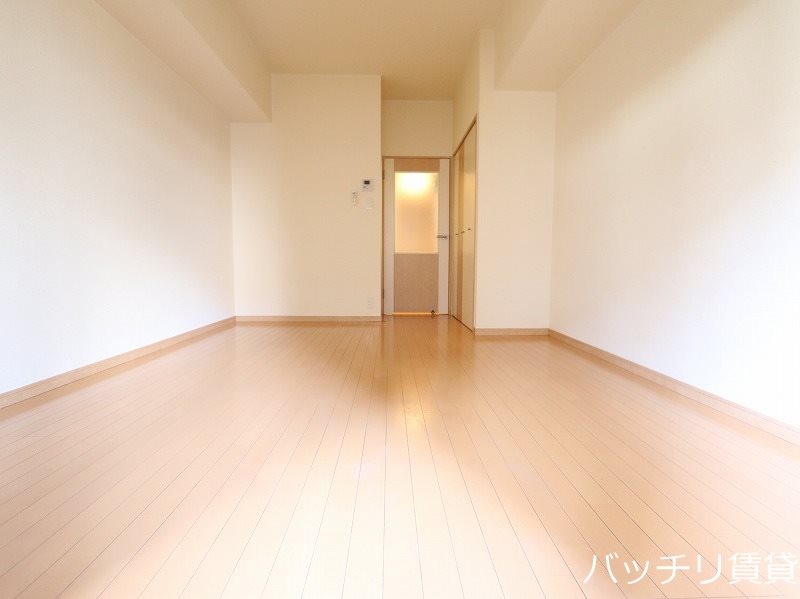 居室・リビング　画像は別号室イメージの為、現況を優先いたします。