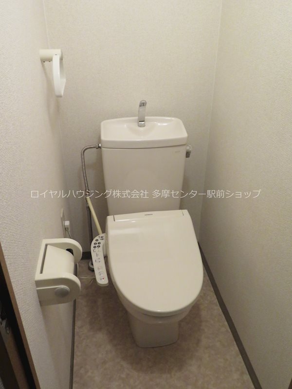 トイレ　温水洗浄便座付きのトイレで便座も冷たくありません♪