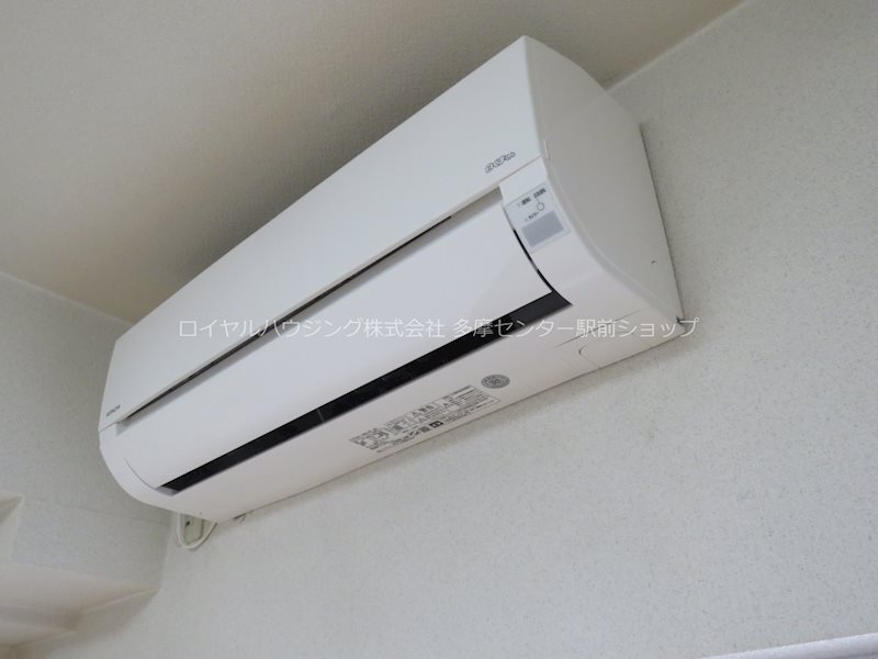 その他設備　洋室６帖にはエアコン１基付きです♪