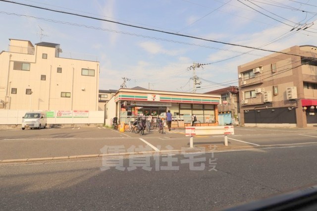 コンビニ　セブンイレブン　摂津香露園店（コンビニ）まで591m