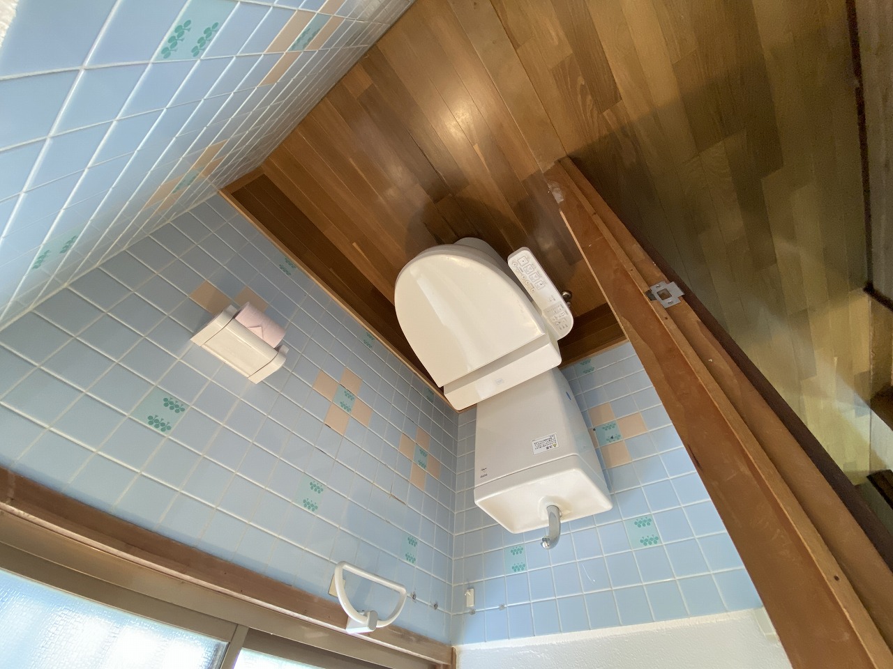 トイレ　温水洗浄便座付きの洋式トイレです♪