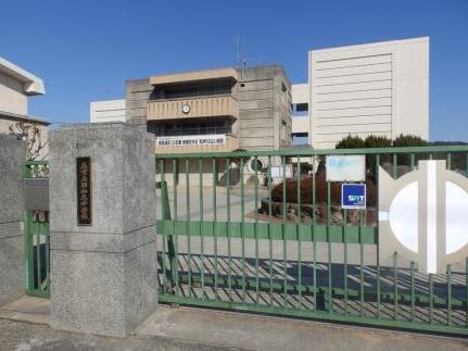 中学校　呉市立昭和北中学校（中学校）まで1568m