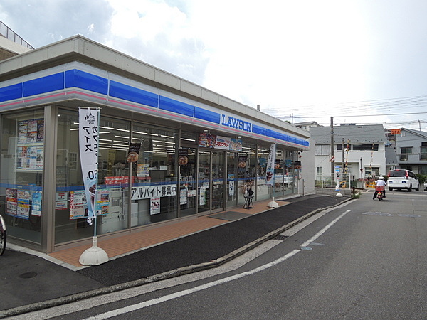 コンビニ　ローソン 港北篠原町表谷店（コンビニ）まで184m