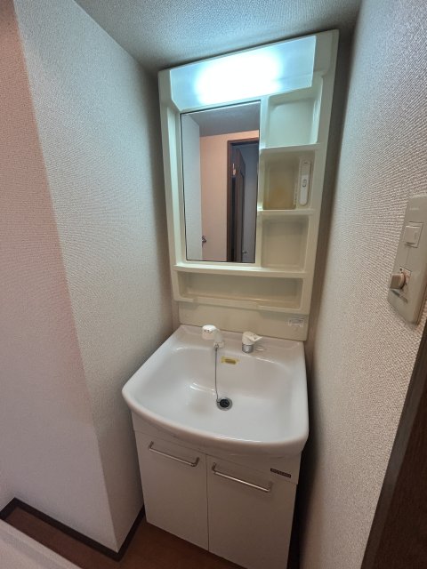 洗面設備　※写真は４０５号室です