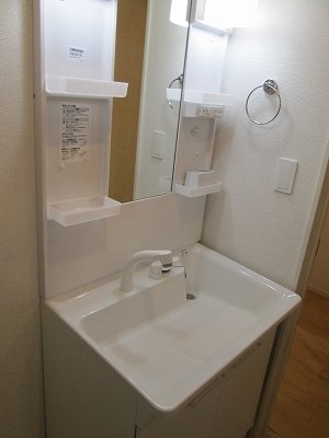 洗面設備　コンパクトで使いやすい洗面所