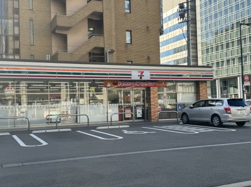 コンビニ　セブンイレブン 大阪西中島4丁目店（コンビニ）まで209m