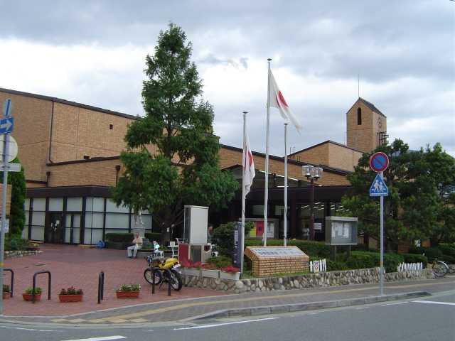 図書館　宝塚市立図書館（図書館）まで444m