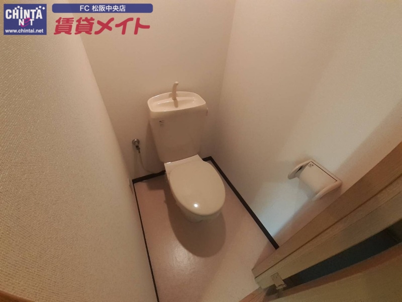 トイレ　別部屋反転写真