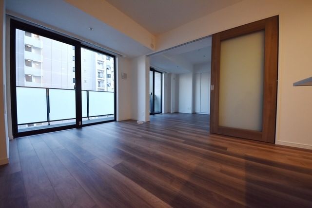 HAMACHO APARTMENTSの居間写真