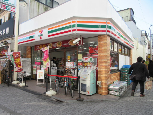 コンビニ　セブンイレブン高円寺純情商店街店（コンビニ）まで321m
