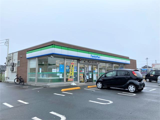 コンビニ　ファミリーマート　愛川中津店（コンビニ）まで1001m