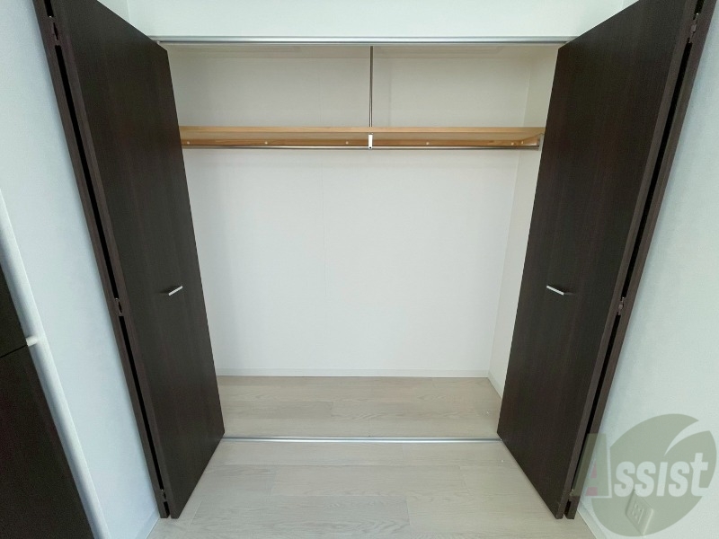 収納　寝室の収納です。部屋がすっきり片付きます。