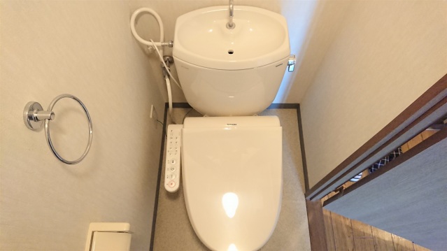 ＪＲ関西本線 王寺駅 徒歩7分 4階建 築29年のトイレ写真