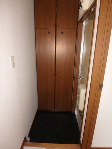 玄関　反転タイプ別部屋になります。
