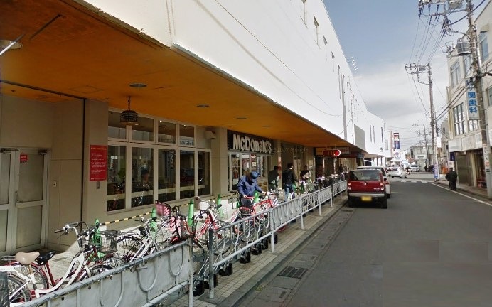 飲食店　マクドナルド東武霞ヶ関店（飲食店）まで885m