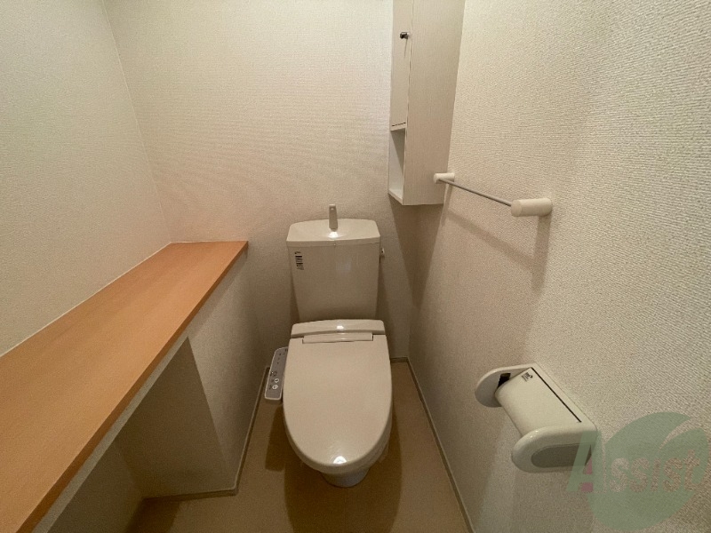 トイレ　トイレはウォシュレット付きです。シャワートイレは嬉しいですね