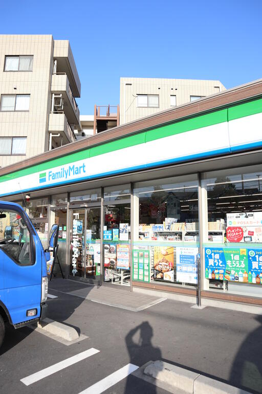 コンビニ　ファミリーマート大田南馬込六丁目店（コンビニ）まで195m
