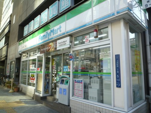 コンビニ　ファミリーマート島之内八幡町店（コンビニ）まで308m