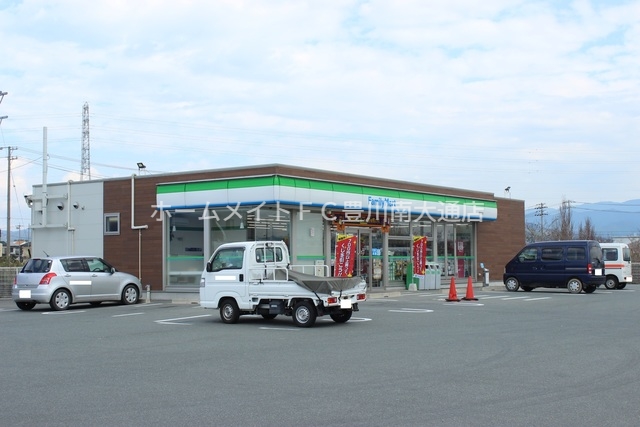 コンビニ　ファミリーマート国府南店（コンビニ）まで786m
