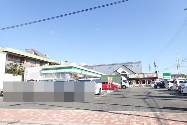 コンビニ　ファミリーマート泉大津東港町店（コンビニ）まで443m