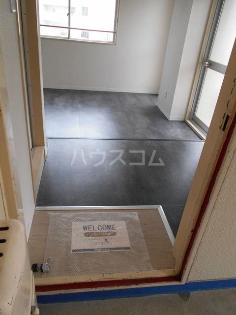 浅野ビルの玄関写真