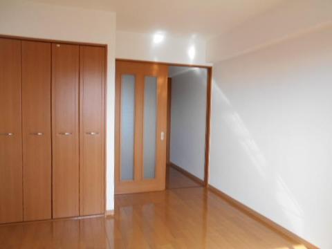 居室・リビング　室内