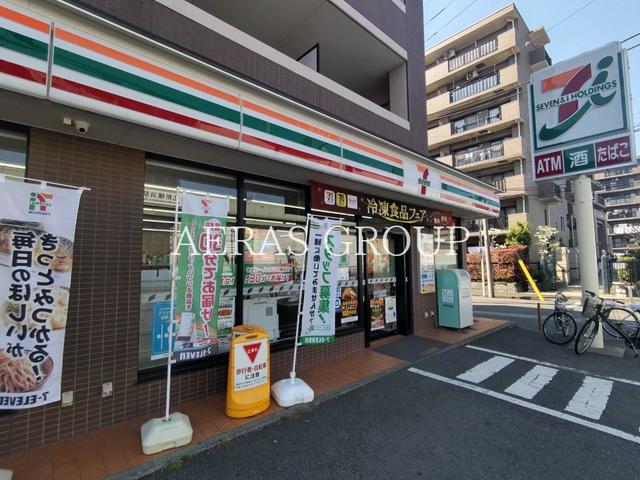 コンビニ　セブン-イレブン 北新横浜駅前店（コンビニ）まで518m
