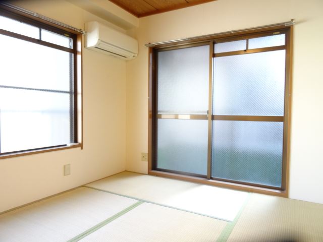 佐藤ビルの居間写真