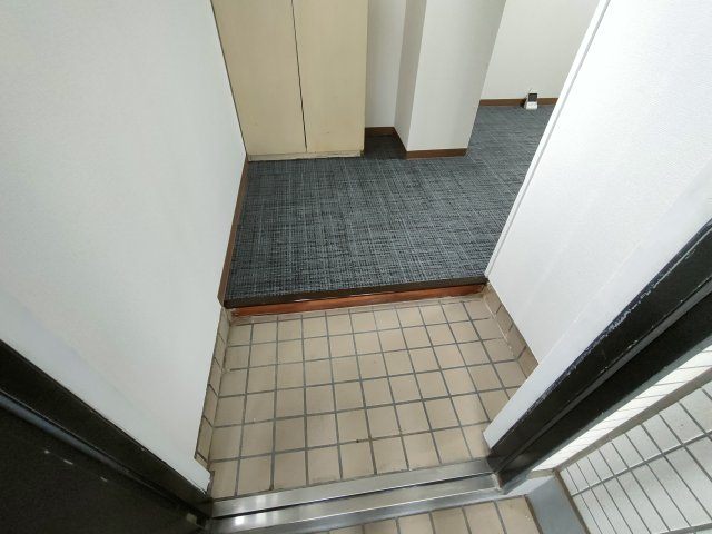 イーストハウスの玄関写真