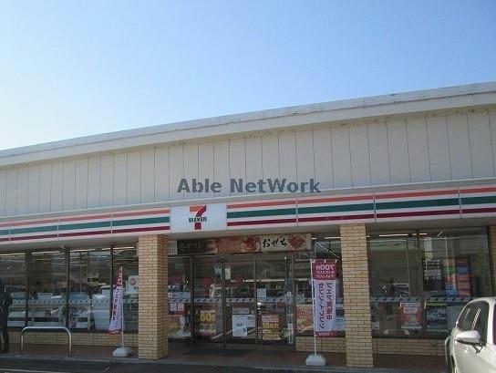 コンビニ　セブンイレブン長岡市立劇場前店（コンビニ）まで688m